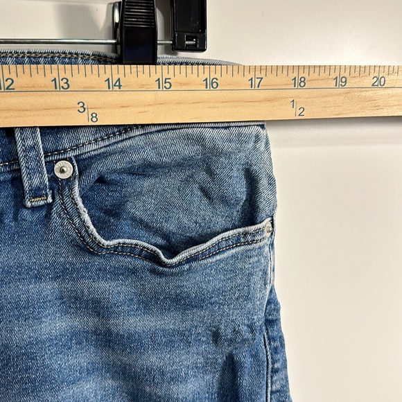 Lucky Brand Women’s Sweet Straight Jeans 14/32 Light Wash - Picture 7 of 11